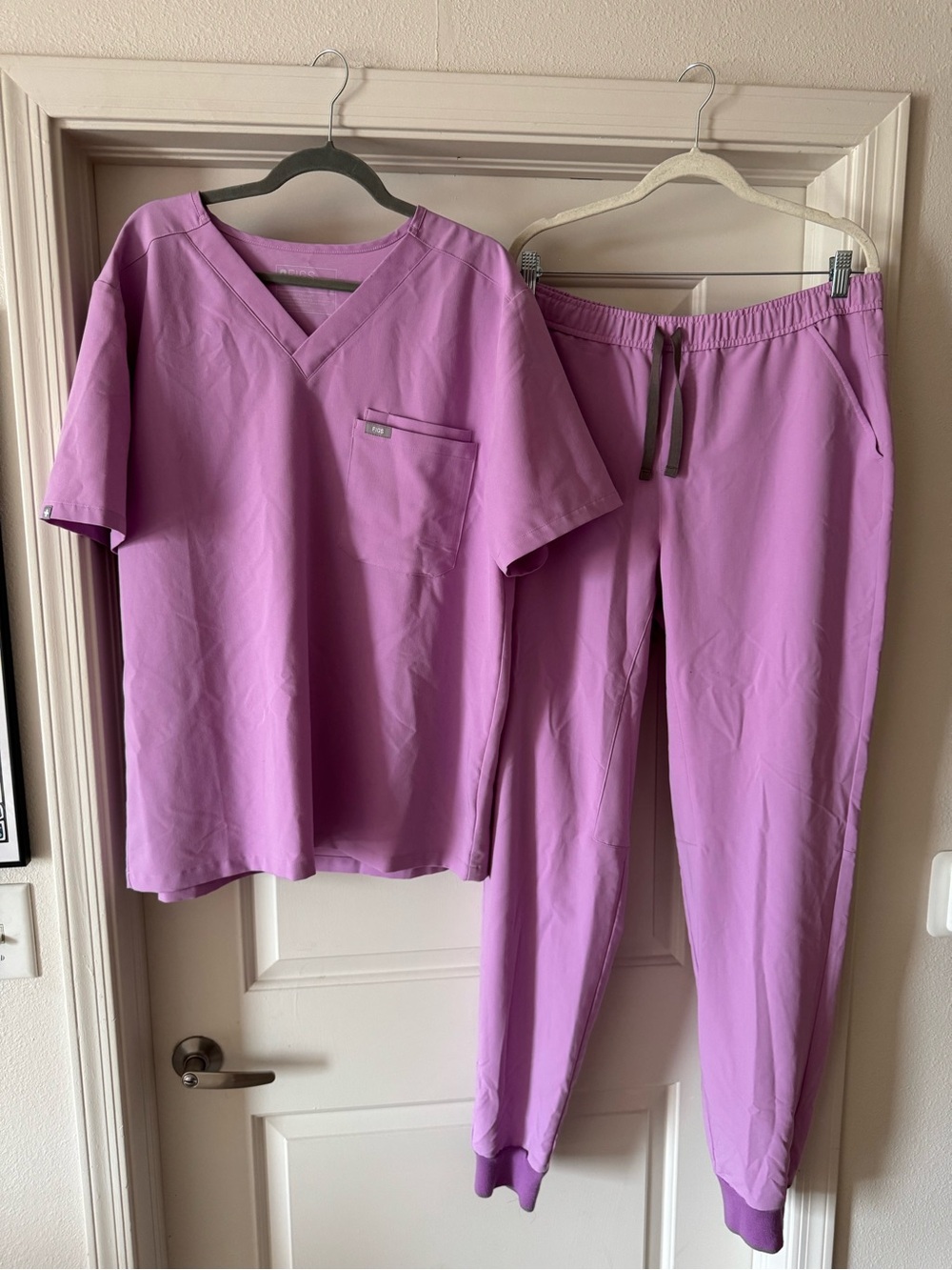 Men’s Figs Scrub Set- Light Pink/Petal Pink XLT